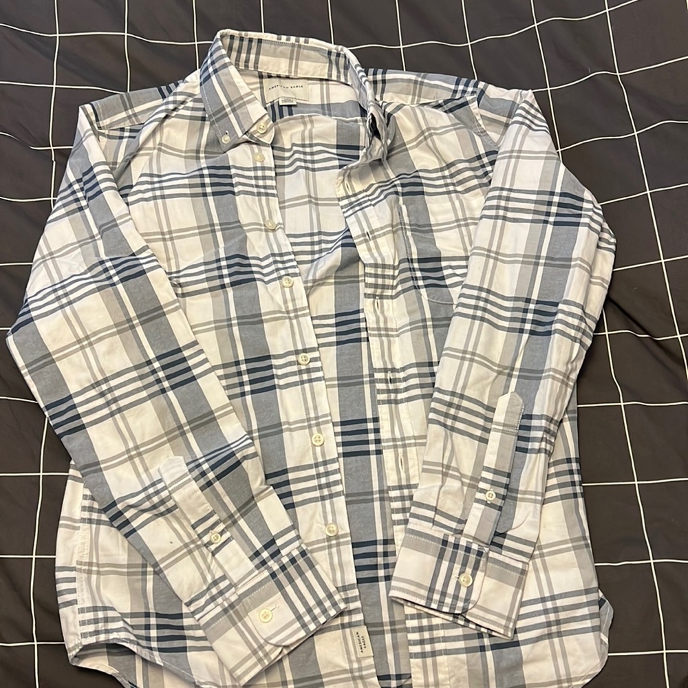 American Eagle Button Up